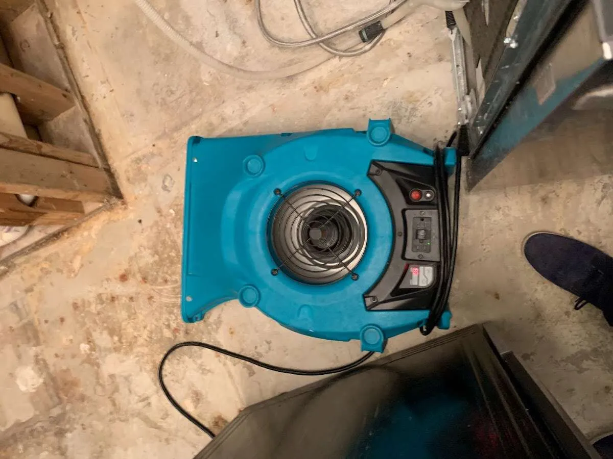 Air mover drying equipment for Mold Remediation & Removal in Panama City